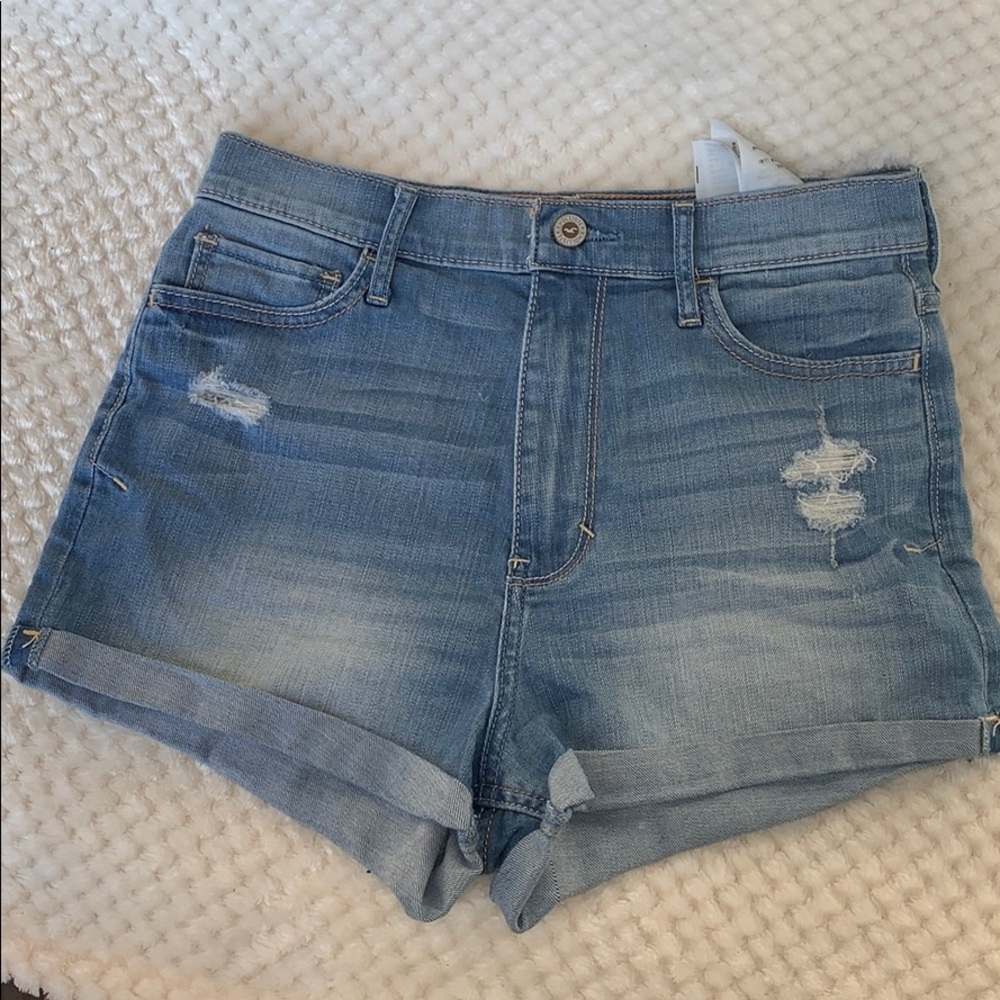 Brand new hollister high waisted short size 5 27